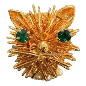 Vintage Cat Brooch Gold-Tone Green Rhinestone Eyes Pearl Detail MCM J12